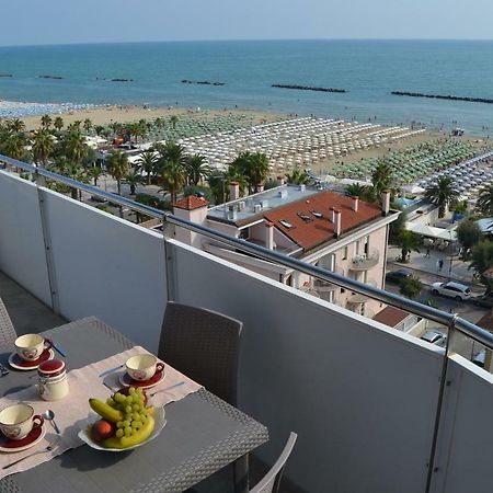 산베네데토델트론토 Fronte Mare Panoramico San Benedetto 아파트 외부 사진