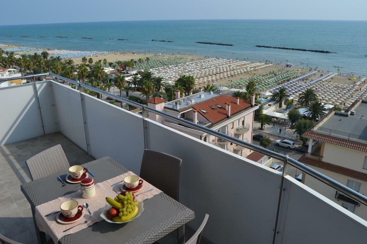 산베네데토델트론토 Fronte Mare Panoramico San Benedetto 아파트 외부 사진