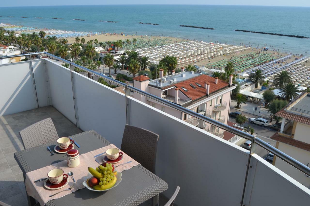 산베네데토델트론토 Fronte Mare Panoramico San Benedetto 아파트 외부 사진